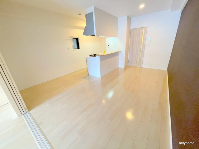 ラクラス長堀橋　仲介手数料無料の居間・リビング