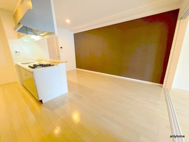 ラクラス長堀橋　仲介手数料無料の居間・リビング