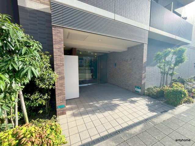 ルーチェ桜川　仲介手数料無料のエントランス