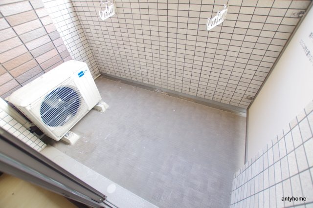 大阪市北区天満２丁目の賃貸マンションのバルコニー