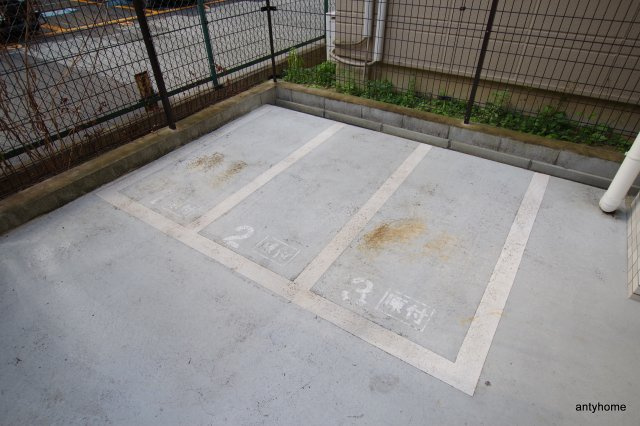 大阪市北区天満２丁目の賃貸マンションの駐車場