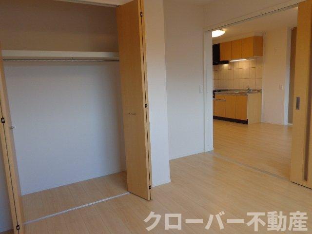 グランリヴィエールの内装|南洋室とリビング