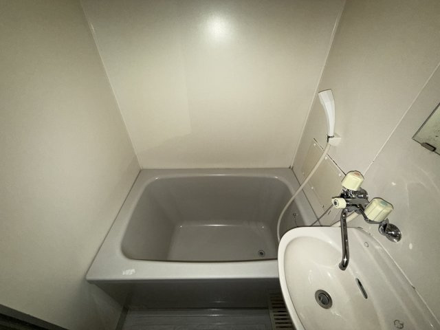 フラッツネオシティーの浴室