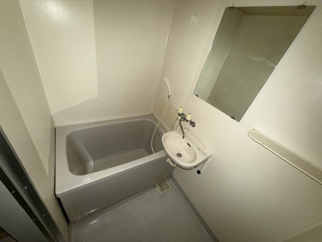 フラッツネオシティーの浴室