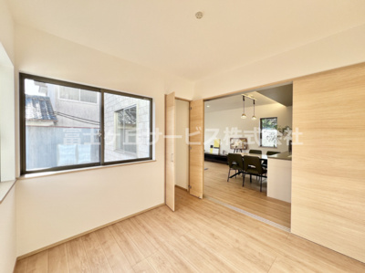 【洋室】 | 裾野市茶畑 2期 新築一戸建て | リビング横の4.5帖の洋室です