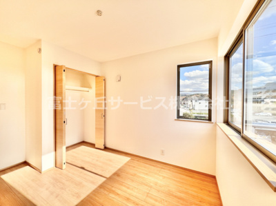 【洋室】 | 裾野市茶畑 2期 新築一戸建て | 5.4帖の洋室です