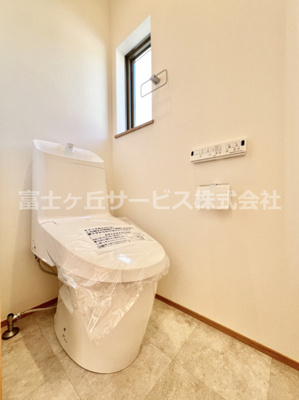 【トイレ】 | 裾野市茶畑 2期 新築一戸建て | 2Fのトイレです