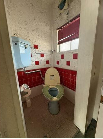 近江八幡市安土町下豊浦の店舗事務所のトイレ