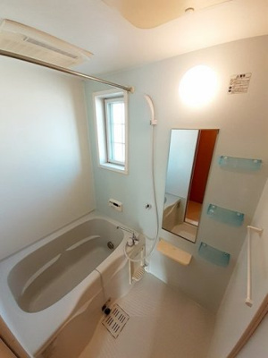 【浴室】 | トレス・シエーネ | コンパクトで使いやすいお風呂です