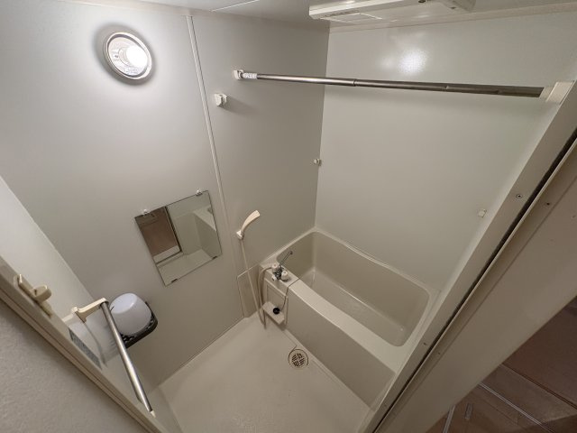 神戸市北区鈴蘭台北町３丁目のアパートの浴室