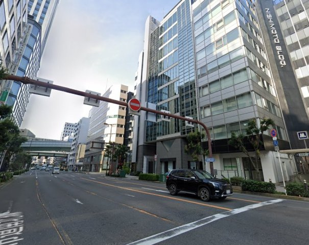 ウエストスクエアビルの外観