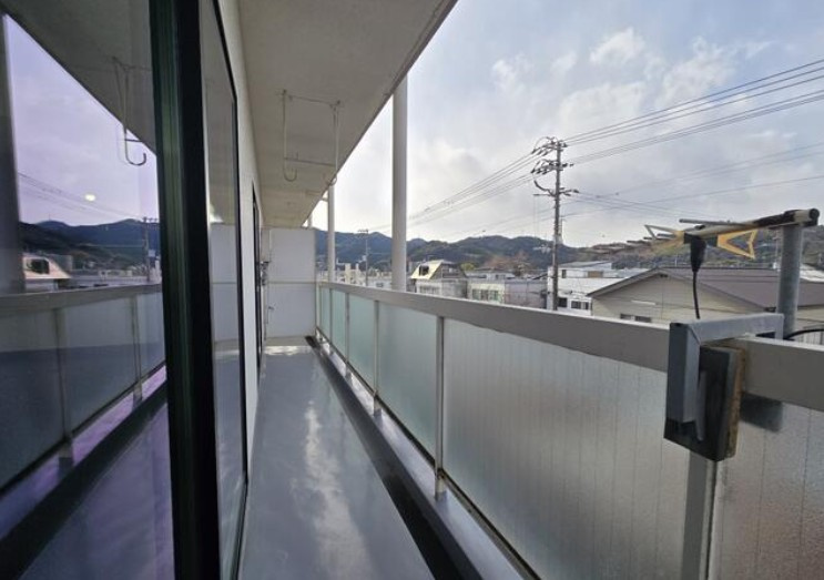 高知市南ノ丸町　ASハイライン3階のバルコニー|お洗濯にも便利なバルコニー付き