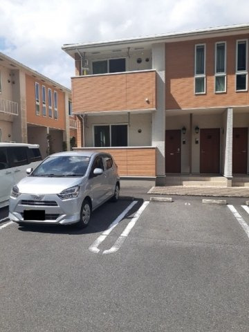 クリアネス　壱番館の駐車場