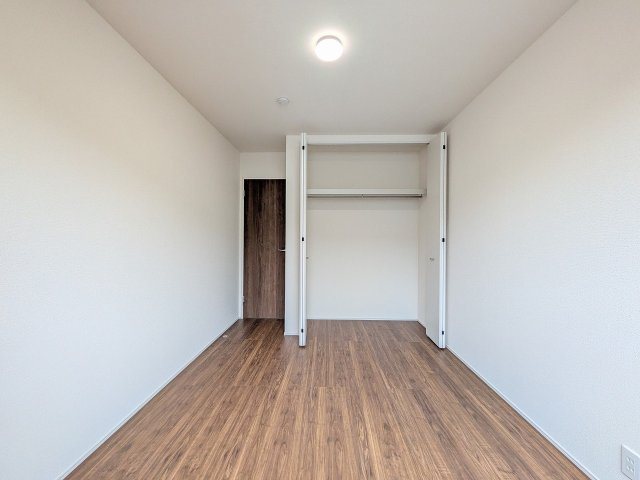 八王子市　下恩方町　新築一戸建て　１期の収納|～収納力の高いクローゼット完備～