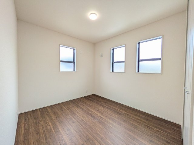 八王子市　下恩方町　新築一戸建て　１期の子供部屋|～2階5.33帖の洋室　2面採光で明るく風通しの良いお部屋です～