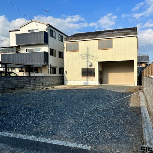 大津市本堅田３丁目の倉庫の外観