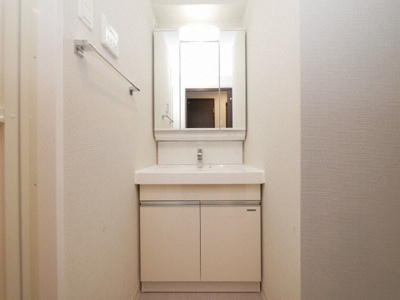 【洗面所】 | サムティ京橋Clear | 独立洗面台です