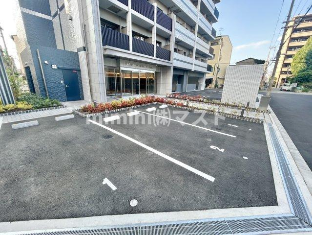 Alivis福島海老江の駐車場