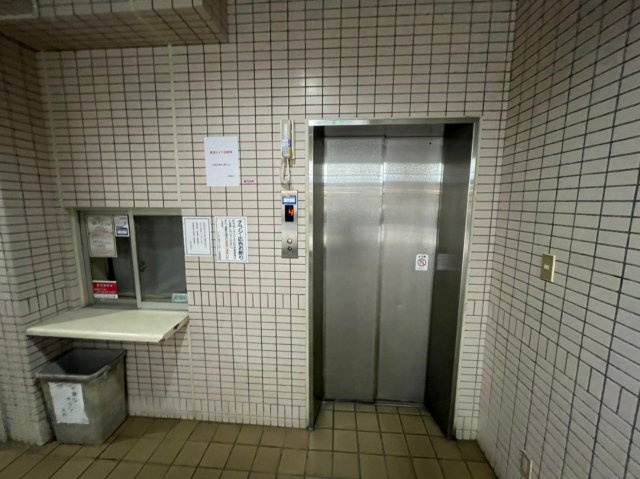 トーカン柏キャステールのエントランス