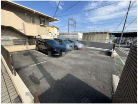 ハイム屋敷本の駐車場