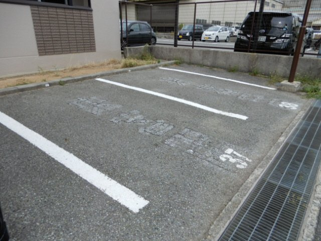 ダイニチコンストラクションの駐車場