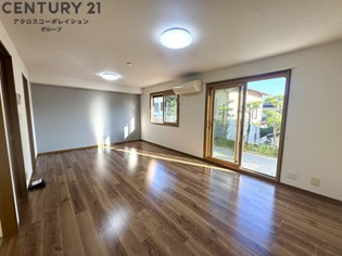 殿山タウンハウス（西側）の居間