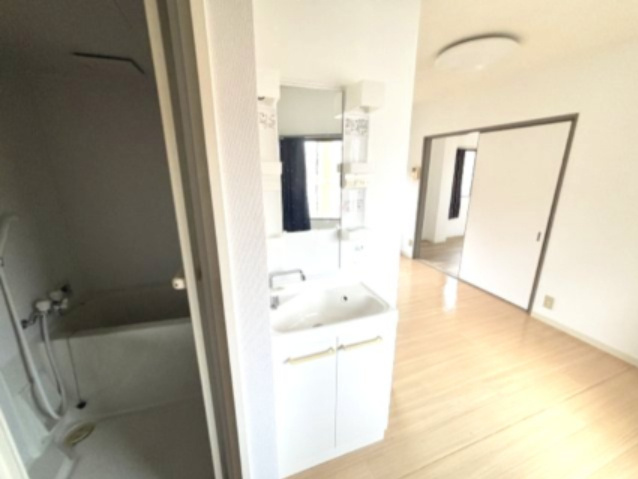 ハイメゾン岡本の独立洗面台