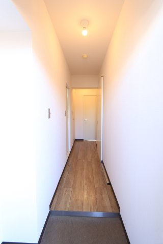 伊藤ハイツの玄関