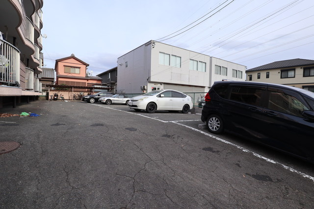 伊藤ハイツの駐車場