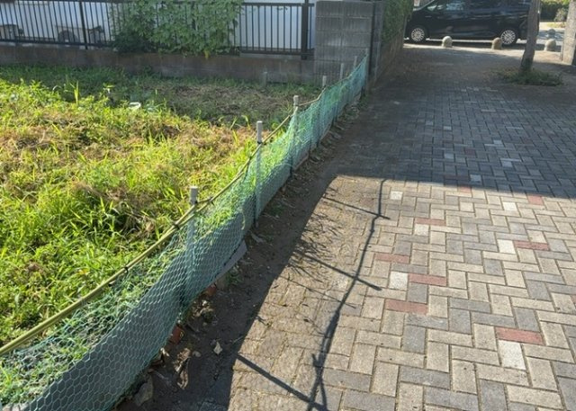 【外観】 | 土地の形が極端に長細かったり、狭小地、あるいは道路との高低差がある傾斜地だった場合、後々売ろうとしても買い手がつかない場合もあります。後々、売却することになった時に価値の下がらない土地を選びましょう。
