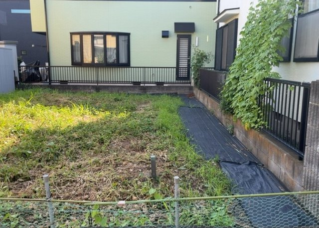 【外観】 | 土地を買う際、住む地域の自治体や福祉の補助制度にも注目してみましょう。子供や老人の医療補助やゴミ出しのルールなど、自治体によってルールに大きな違いがあるため、暮らしやすい土地で判断するとよいでしょう。