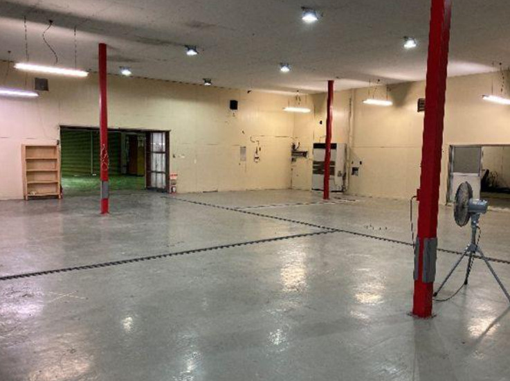 柏市逆井の倉庫