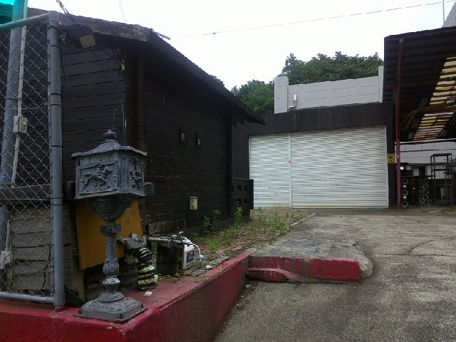 柏市逆井の倉庫