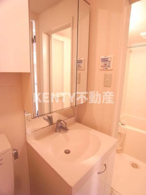 【洗面所】 | レジディス羽田 | ゆったりとスペースのある洗面所