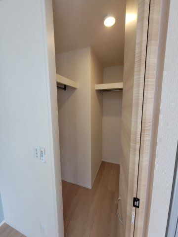 エバーグリーンの内装