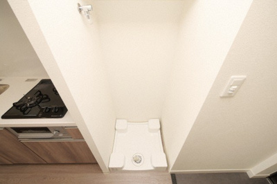 【設備】 | プレサンス DOMECITY コレーレ | 洗濯機置き場です