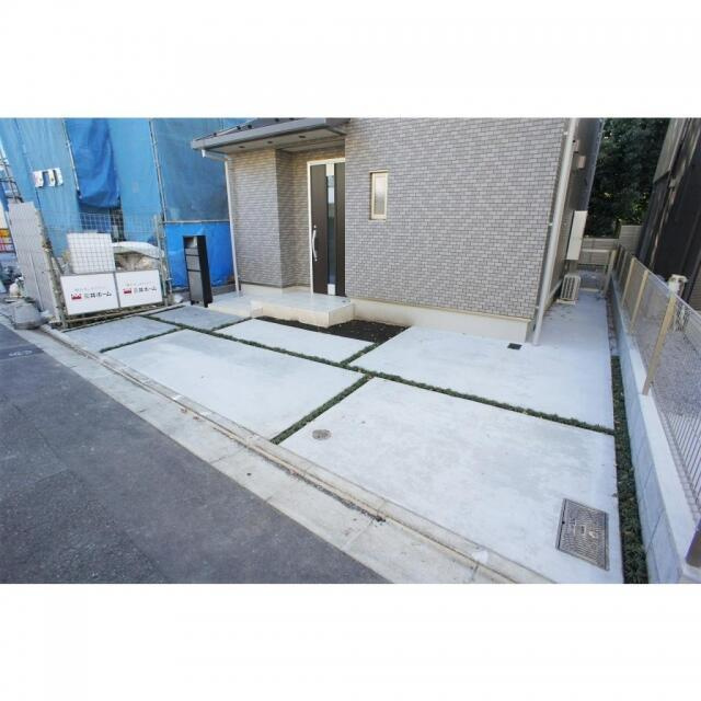 和田１丁目戸建の駐車場|駐車スペースもあります