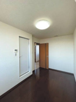 千葉市花見川区三角町の事務所