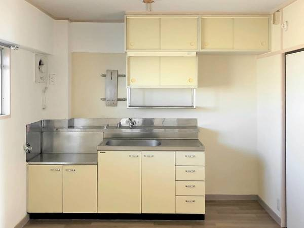ビレッジハウス勝田2号棟のキッチン|ビレッジハウスの同一物件・同一タイプの間取りの写真です
