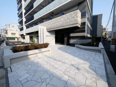 【エントランス】 | S-RESIDENCE大阪九条North | ゆとりのあるエントランスです