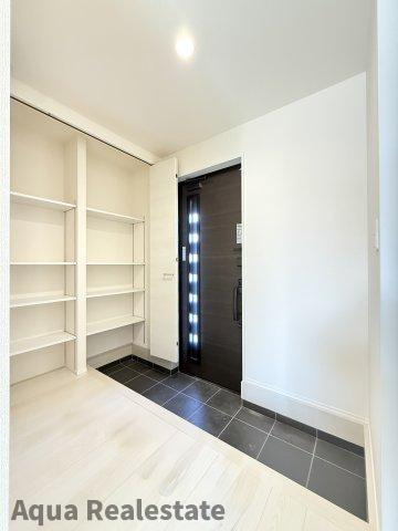 リーブルガーデン丸亀市津森町第三の独立洗面台|独立洗面台、朝の身支度には欠かせません