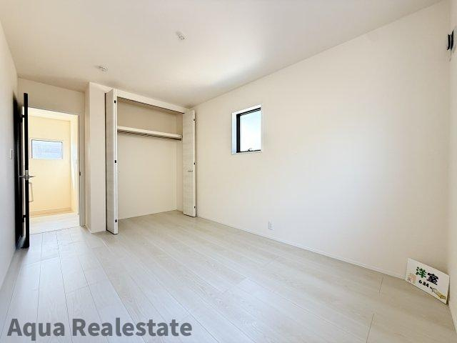 リーブルガーデン丸亀市津森町第三の内装|明るい室内です