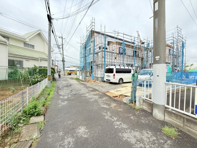 取手市青柳第2期　新築戸建　1号棟の前面道路含む現地写真