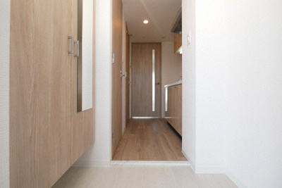 【玄関】 | エスリード弁天町ルシェンテ | 明るい玄関です