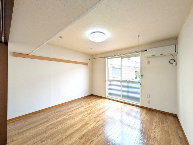 サンタバーバラ　Bの居間・リビング