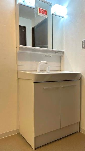 ◆角部屋につき陽当たり・通風・眺望良好◆リフォーム完了済みの美室◆３ＬＤＫ◆パレス山科の独立洗面台|独立洗面台