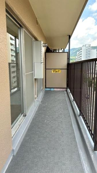 ◆角部屋につき陽当たり・通風・眺望良好◆リフォーム完了済みの美室◆３ＬＤＫ◆パレス山科のバルコニー|バルコニー