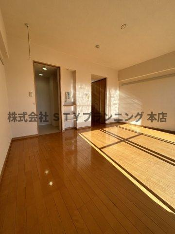 仲介手数料０円！アブレスト原の居間・リビング