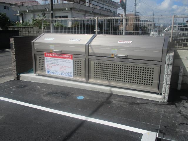 リシェスジュンの駐車場