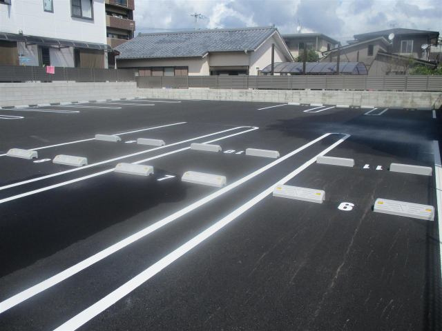 リシェスジュンの駐車場